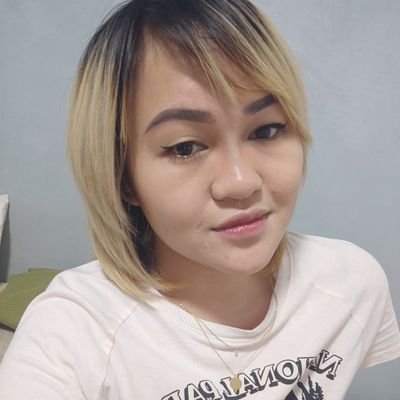 loreine_'s profile picture. ambivert