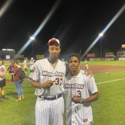 Timscarlett3's profile picture. |6’7 RHP|