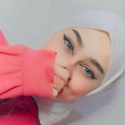 قـال الامـام عـلي ( ع )
زيـنه الشـجره اوراقـها ♡
وزينـه البنـت اخلاقـها