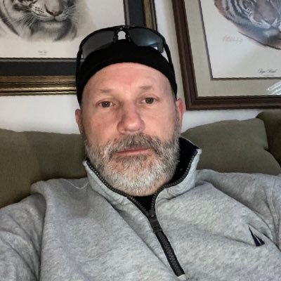 JimStory19's profile picture. 