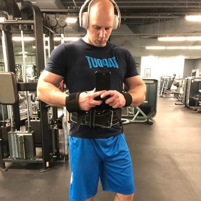 Former Competitive 🎮 turned Retro 🎮 | 🐶🐕 Dad | Gym 💪🏼🏋️♂️| Mental Health 🧠 | Collector and Reseller | OW2 Tank Silver 3