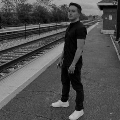 jonnyortedev's profile picture. Software Engineer at @codster_io / Co-founder @beedevelopers