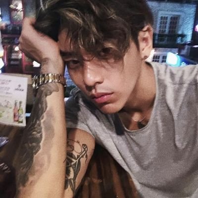 rouchmeoo's profile picture. Christian Yu, 1990. Unreal.