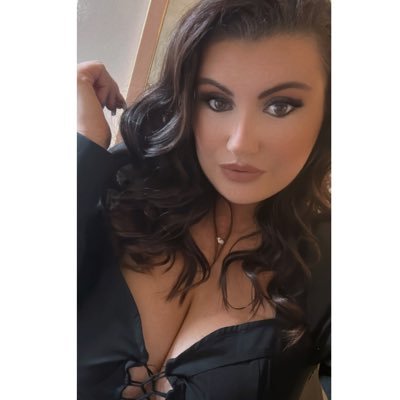 Just one girl with hopes and dreams... I never stop dreaming..... Raders girl 🎭 mummy to my gorgeous binky boo 🥰