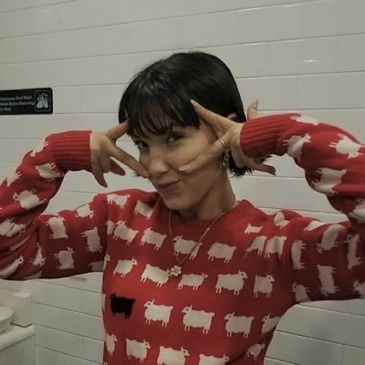 sofitrofimofi's profile picture. 💐💋📖☕️💌🪩 main- @folklrefeelings