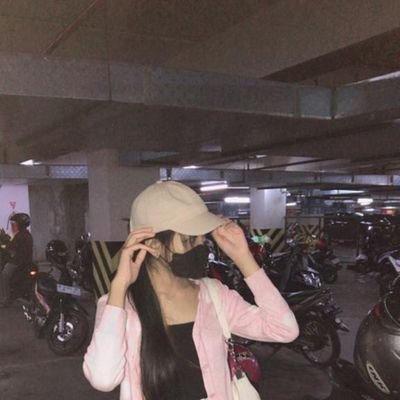 akun ini dipenuhi falling in love with cowo K-Pop,anime,dan fiksi