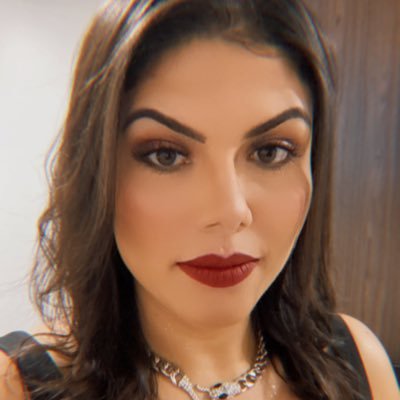Economista que gasta demais; Aquariana que não entende de signo