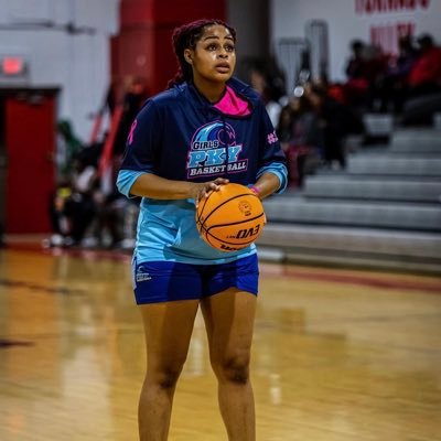 astrogirl_2's profile picture. 6’0 PF/C • c/o 2024 📚• 3.2 gpa • Pk Yonge DRS