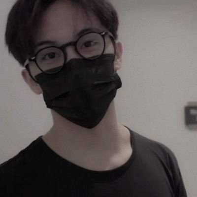 bringitbaackk's profile picture. 