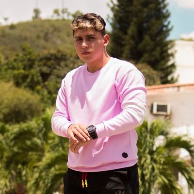 La vida es música, y nos tiene viviendola✨
IG: MychaellMusic