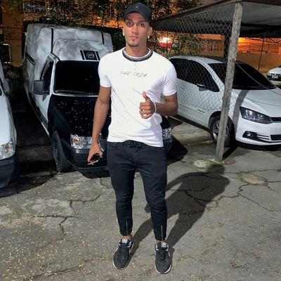 •Football player
•Salmos 91.10🙏🏾🙌🏾
Muitos com você, poucos por você!! 🎭