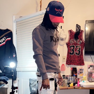 add me on IG:All_datfavor77 and SC:Keylo_g77,SevenTimes ent ,upcoming Artist/Photographer and entertainer