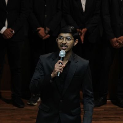 @0xCapx Captain | Tech | Photography 📸 | Hackathons 🛠️ | Travel | Cricket🏏 | Fitness 🏋️♂️ | Event Organsier 🌲 | Speaker 🎤| https://t.co/smpnJ71qSv (ICT) | PDEU'24 🎓