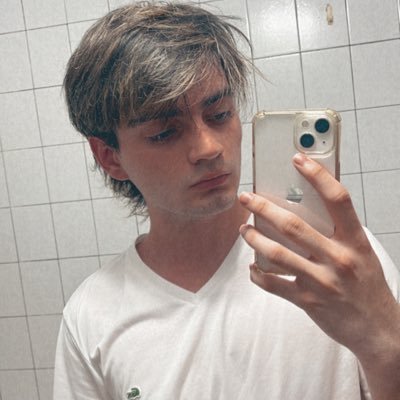julipelusa's profile picture. https://t.co/EjSNgrZrS5
