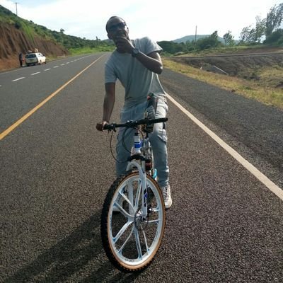 h_hirkena's profile picture. Qs.
