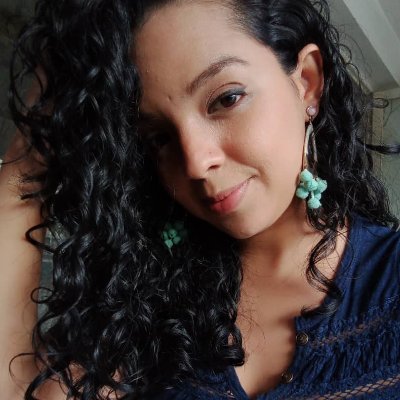 Periodista - Locutora
Mamá / Venezolana
Productora de @impactoVE / Periodista de https://t.co/20RumuTJS0 / IG: @thaitir

Mi tienda virtual IG: @piers_beauty_shop