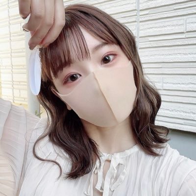 2hdHa's profile picture. 無言フォロー失礼致します🙇‍♀️ 中の人、25歳。社会人４年目。コスメとスキンケアが好きです♡前のアカウント「りんご」が消えてしまったので再度作りました🙇‍♀️