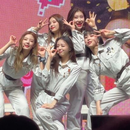 hobi pke capslock, biar seru aja bukan marah
(。•̀ᴗ-) — #twice #skz #itzy #xh #nmixx