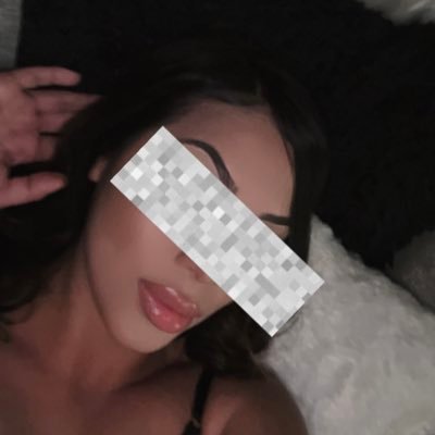 thuggininheels's profile picture. Forbidden Fruit Taste Better 😋