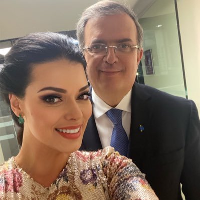 Embajadora y empresaria. Mujer progresista y leal a mis convicciones, comprometida con la comunidad y su futuro y por encima de todo; mamá feliz.