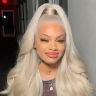 vivstead's profile picture. Self Made