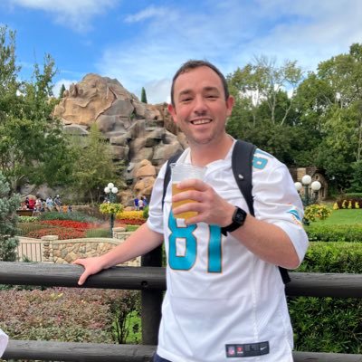 proud father of 2,proud scotsman(1 of the 45%) #NUFC and miami dolphins fan #gofins . once saved a shot fae pierre van hooijdonk 👍