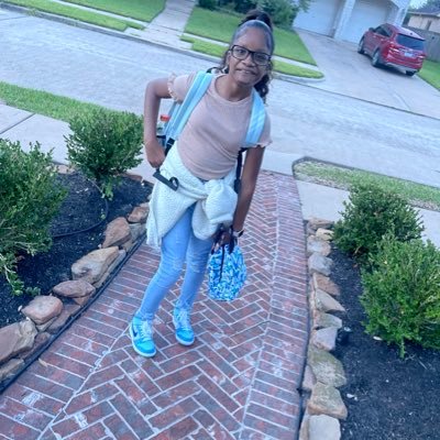 AnayaTay2025's profile picture. i like jordan’s and purses