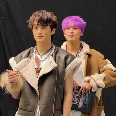 마크: 해찬아, 사랑하고.
HAECHAN MARK DUO STAN !!!