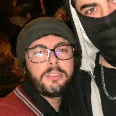 Prazer, esse é o perfil de um mlk que só faz merda, fique a vontade! (aparentemente não faço só merda e não sou mais Sad PlatôNico, agr sou Happy Recíproco 😁)