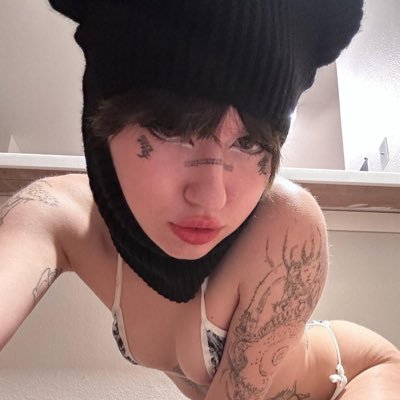 enby babe with a fat ass ~ solo and b/g porn on my fansly :3 ➜ 18+ ONLY