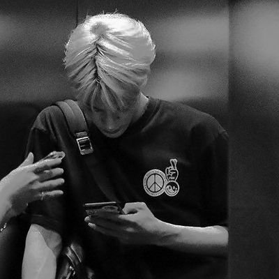 eleuctrick's profile picture. #cyber | not for anyone