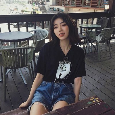 KarenBo51930645's profile picture. Be happy every day