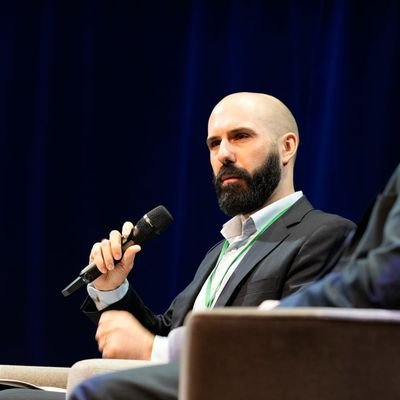 Private Sector intelligence professional / Teaching intel and espionage at Sciences Po Paris with a focus on non-state intel / Podcasting on dangerous stuff!