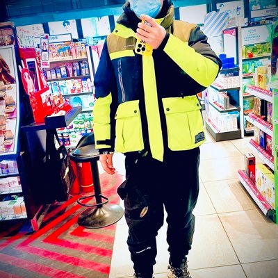 010_tu's profile picture. 010fq只活动，需要有个性的颜值男，粗大为准，毕竟看脸时代，不要油腻，小鲜肉优先，不喜勿喷，我们比较佛系，挑剔，需要时间充裕的你来配合我们游戏。 绝对真实 3 4 6 4 1 3 8 6 8