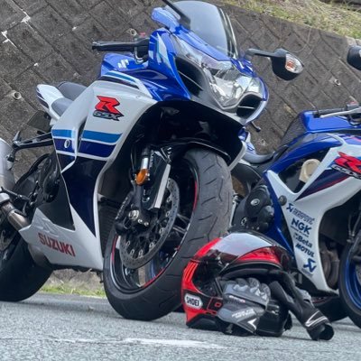 GSX-R1000 L6。神奈川県、山梨県出没。大体宮ヶ瀬とか道志とか横浜とか関東近辺。見かけたらお気軽に…NINJA400→GSX250R→GSX-R1000、スイフトスポーツZC33S