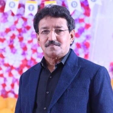 rashidahmed1963's profile picture. ज़रा सी ख़ाक़ नहीं हूँ मैं एक सहरा हूँ 
तु मुझको हाथ पे रखकर नहीं उड़ा सकता
President -Dist Congress committee minority Department sarguja Ambikapur