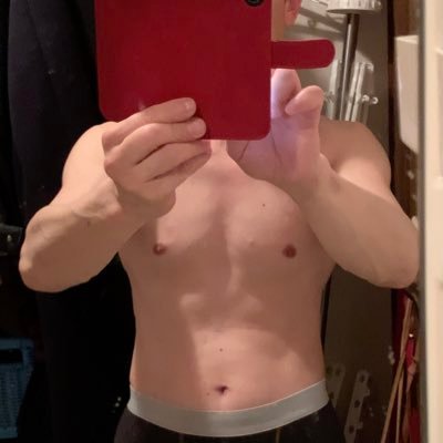 taku8kanata's profile picture. 初めまして❗️158cm 58kg54歳、横浜住み😳異性とのリアルな出会い探してます❣️🤔🤭😅優しいだけのチビおじですが何か？😂🤣😂🤣
