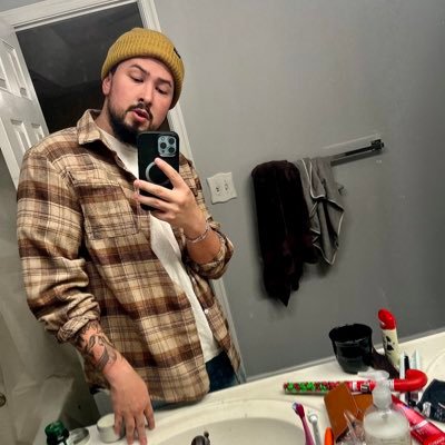 idk just don’t put me on that dating the same guy page again
