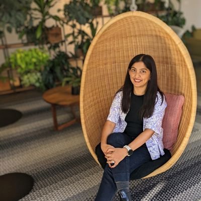 Wildlife lover, birder, traveler, engineering manager at Etsy. Married to @manaalfar
From Bengaluru, currently in NYC.
She/her.