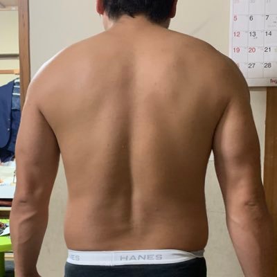 1年間適当に毎日自分流の筋トレで365日後に背中に鬼を宿します👹 毎日体重、食事、トレーニング内容を掲載 令和6年に嫁と出会って20周年に向けて必ず出会った頃の体型に戻してみせる！165cm36歳Max体重87㌔過去の体重55㌔に向けてただいま減量中！