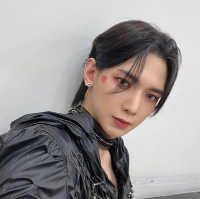 𝐀𝐓𝐄𝐄𝐙 ━˙∘🌿⊰ she/her - fan acc '04
ONEUS OT6(ROSE) (multi)
𝕶𝘢𝘦𝘺𝘢 𝘮𝘢𝘪𝘯 ❄