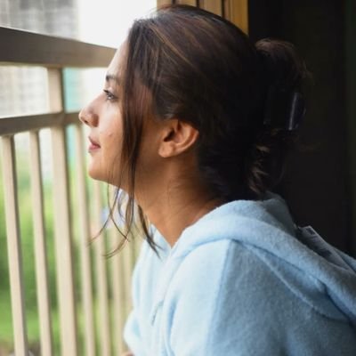 R_mayekar09's profile picture. 