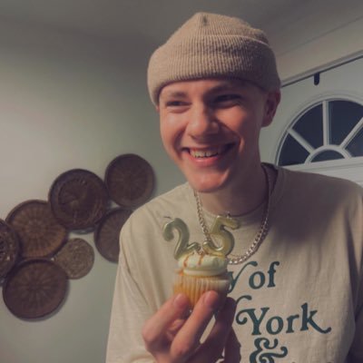 LoganMinnix's profile picture. he/him/his • some people call me logan, but you can just call me amelia mignonette thermopolis renaldi