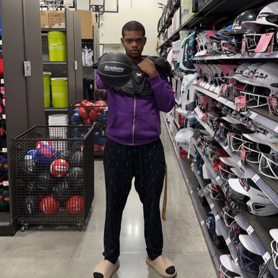 JustDre02's profile picture. 