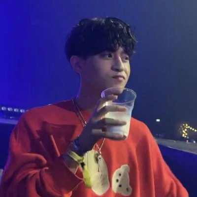Wuju Bakery🚀🍰💜
JeffBarcode mis consentidos, pero aquí se ama y respeta a todos los chicos 💓
Carat 💙❤