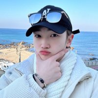 ari (@kyeongue) 's Twitter Profile