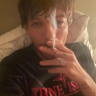 Louis Tomlinson declares he'd rather strip nude on OnlyFans than join TikTok
