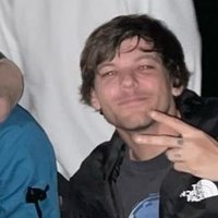 val (@vlfolklore) 's Twitter Profile