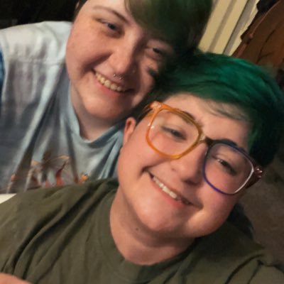 starbrush22's profile picture. they/them he/him