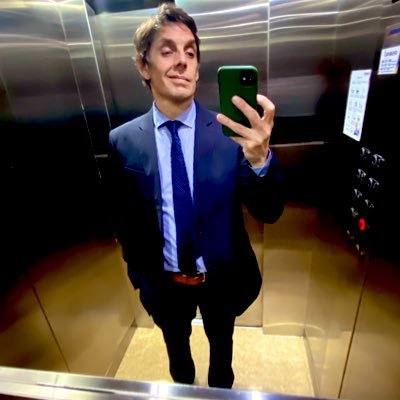 Periodista, Productor de TV y Comunicador.